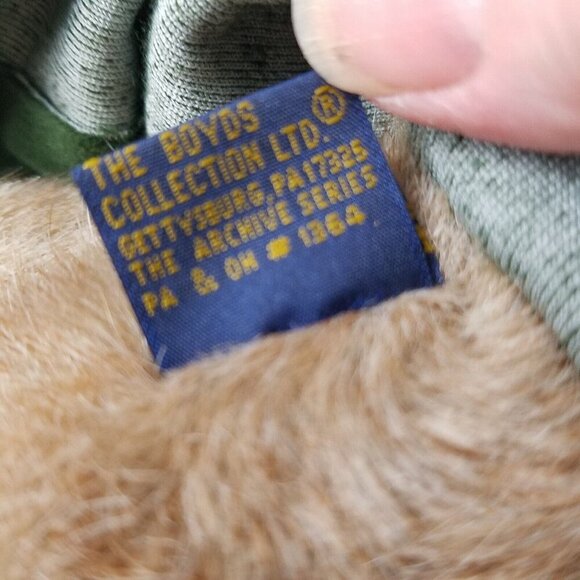 Boyds Bear Mrs. Northstar Fur Trimmed Burgundy Velvet Coat with Hood NWT 5-joint - Picture 7 of 13